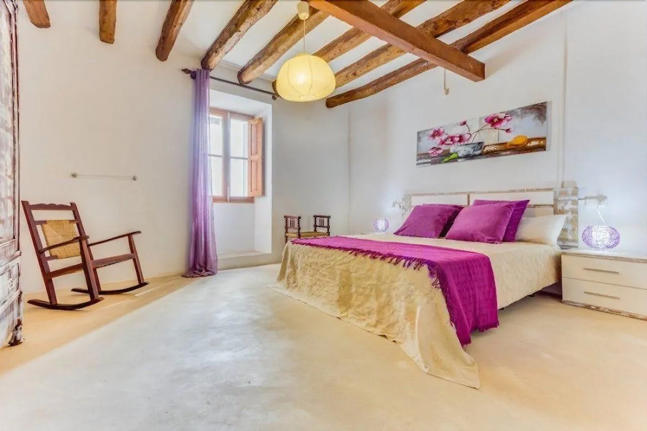 María de la Salud Finca Llampi ספרד